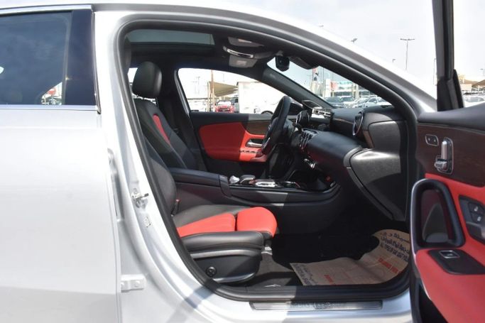 Подержанный Mercedes-Benz A-Class 220 IV (W177), 2.0 л, 2020 в Шардже от Alfaris Used Cars Серебристый цвет. Other | AUTO.AE