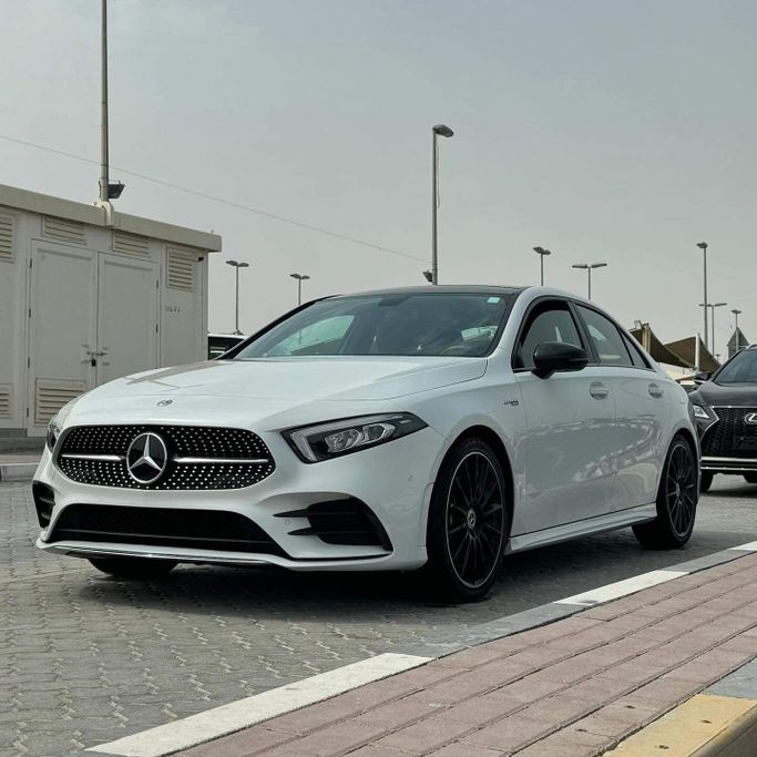 Подержанный Mercedes-Benz A-Class 220 IV (W177), 2.0 л, 2020 в Шардже от Alfaris Used Cars Белый цвет. Other | AUTO.AE