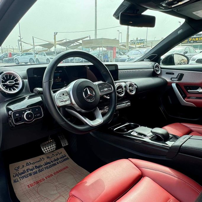 Подержанный Mercedes-Benz A-Class 220 IV (W177), 2.0 л, 2020 в Шардже от Alfaris Used Cars Белый цвет. Other | AUTO.AE