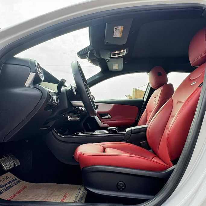 Подержанный Mercedes-Benz A-Class 220 IV (W177), 2.0 л, 2020 в Шардже от Alfaris Used Cars Белый цвет. Other | AUTO.AE