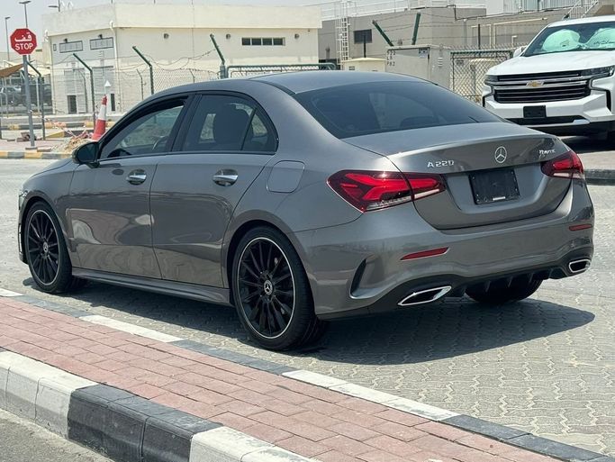Подержанный Mercedes-Benz A-Class 220 IV (W177), 2.0 л, 2020 в Шардже от Alfaris Used Cars Серый цвет. Other | AUTO.AE