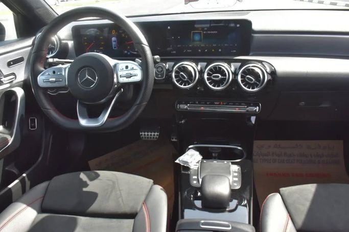 Подержанный Mercedes-Benz A-Class 220 IV (W177), 2.0 л, 2021 в Шардже от Alfaris Used Cars Серебристый цвет. Other | AUTO.AE