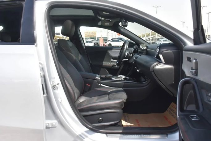 Подержанный Mercedes-Benz A-Class 220 IV (W177), 2.0 л, 2021 в Шардже от Alfaris Used Cars Серебристый цвет. Other | AUTO.AE