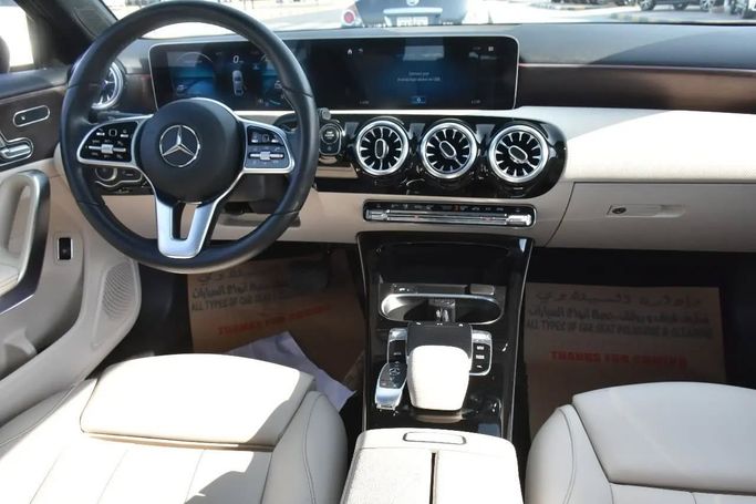 Подержанный Mercedes-Benz A-Class 220 IV (W177), 2.0 л, 2020 в Шардже от Alfaris Used Cars Серебристый цвет. Other | AUTO.AE