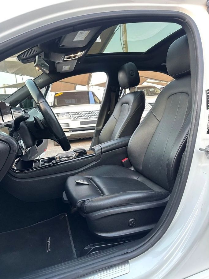 Подержанный Mercedes-Benz A-Class 220 IV (W177), 2.0 л, 2019 в Шардже от Titanium Used Cars Белый цвет. GCC | AUTO.AE