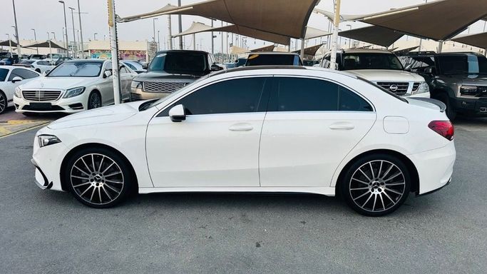 Подержанный Mercedes-Benz A-Class 220 IV (W177), 2.0 л, 2019 в Шардже от Titanium Used Cars Белый цвет. GCC | AUTO.AE