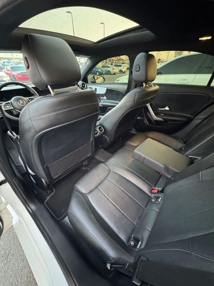 Подержанный Mercedes-Benz A-Class 220 IV (W177), 2.0 л, 2020 в Шардже от Titanium Used Cars Белый цвет. Американская | AUTO.AE