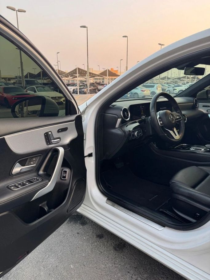 Подержанный Mercedes-Benz A-Class 220 IV (W177), 2.0 л, 2020 в Шардже от Titanium Used Cars Белый цвет. Американская | AUTO.AE