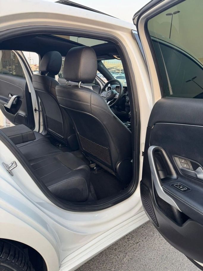 Подержанный Mercedes-Benz A-Class 220 IV (W177), 2.0 л, 2020 в Шардже от Titanium Used Cars Белый цвет. Американская | AUTO.AE