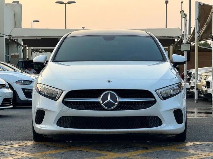 Подержанный Mercedes-Benz A-Class 220 IV (W177), 2.0 л, 2020 в Шардже от Taj Al Impratoor Used Cars Белый цвет. Американская | AUTO.AE