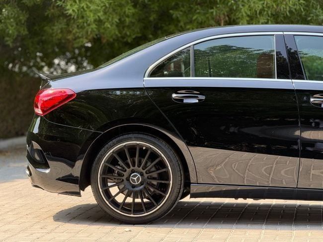 Подержанный Mercedes-Benz A-Class 220 IV (W177), 2.0 л, 2020 в Шардже от Berlin Used Cars Черный цвет. Американская | AUTO.AE