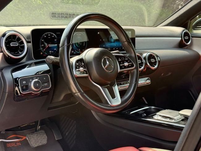 Подержанный Mercedes-Benz A-Class 220 IV (W177), 2.0 л, 2020 в Шардже от Berlin Used Cars Черный цвет. Американская | AUTO.AE