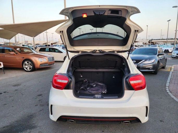 Подержанный Mercedes-Benz A-Class 250 III (W176) Рестайлинг, 2.0 л, 2015 в Шардже от Al Hashal Used Cars Белый цвет. GCC | AUTO.AE