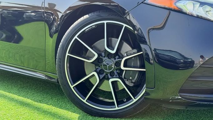 Подержанный Mercedes-Benz A-Class 250 IV (W177), 2.0 л, 2019 в Шардже от Badar Used Cars Черный цвет.  | AUTO.AE