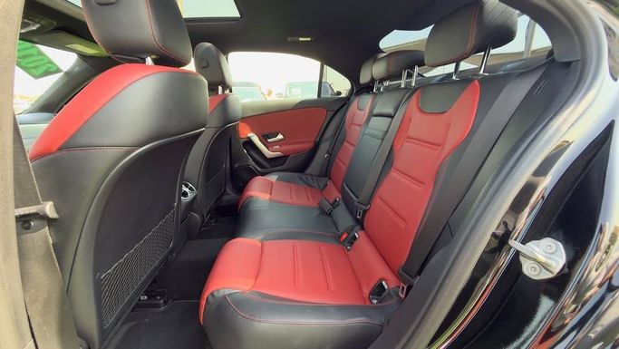 Подержанный Mercedes-Benz A-Class 250 IV (W177), 2.0 л, 2019 в Шардже от Badar Used Cars Черный цвет.  | AUTO.AE