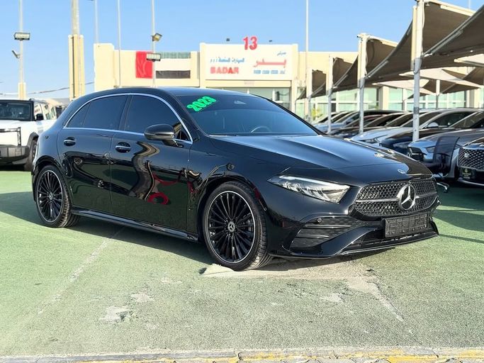 Подержанный Mercedes-Benz A-Class 200 IV (W177) Рестайлинг, 1.3 л, 2023 в Шардже от Badar Used Cars Черный цвет.  | AUTO.AE