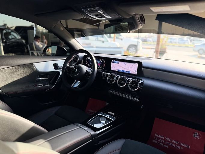 Подержанный Mercedes-Benz A-Class 200 IV (W177) Рестайлинг, 1.3 л, 2023 в Шардже от Badar Used Cars Черный цвет.  | AUTO.AE