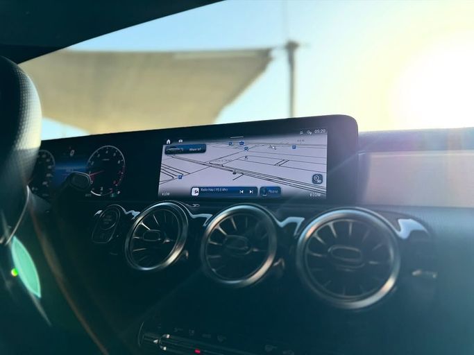 Подержанный Mercedes-Benz A-Class 200 IV (W177) Рестайлинг, 1.3 л, 2023 в Шардже от Badar Used Cars Черный цвет.  | AUTO.AE