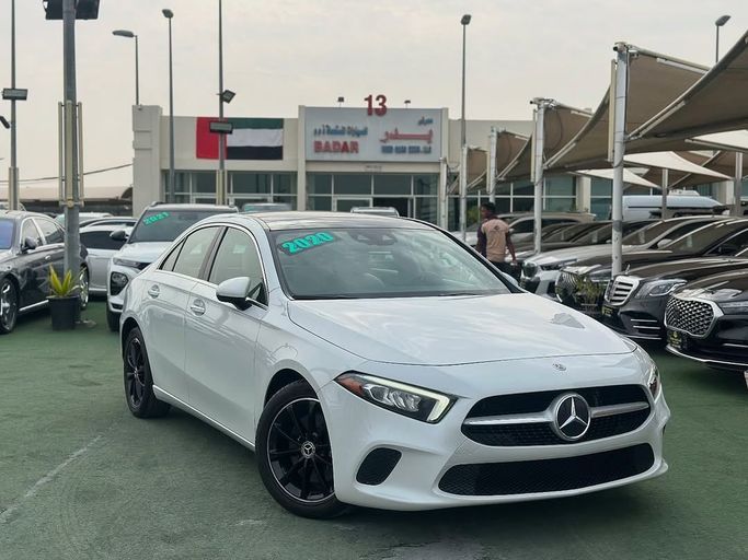 Подержанный Mercedes-Benz A-Class 220 IV (W177), 2.0 л, 2020 в Шардже от Badar Used Cars Белый цвет.  | AUTO.AE