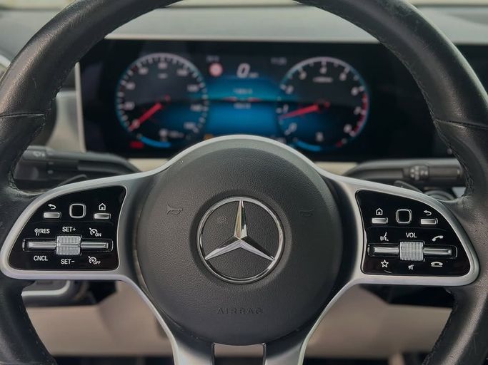 Подержанный Mercedes-Benz A-Class 220 IV (W177), 2.0 л, 2020 в Шардже от Badar Used Cars Белый цвет.  | AUTO.AE