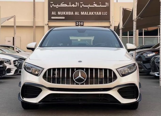 Подержанный Mercedes-Benz A-Class 220 IV (W177), 2.0 л, 2021 в Шардже от Al Nukhba Al Malakyah Used Cars Белый цвет. Американская | AUTO.AE