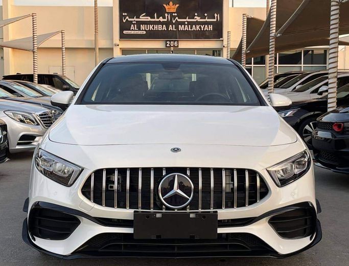 Подержанный Mercedes-Benz A-Class 220 IV (W177), 2.0 л, 2021 в Шардже от Al Nukhba Al Malakyah Used Cars Белый цвет. Американская | AUTO.AE