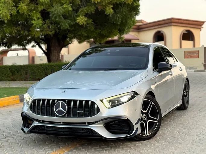 Подержанный Mercedes-Benz A-Class 220 IV (W177), 2.0 л, 2019 в Шардже от Al Sayarah Afaeqah Used Cars Серебристый цвет. Американская | AUTO.AE