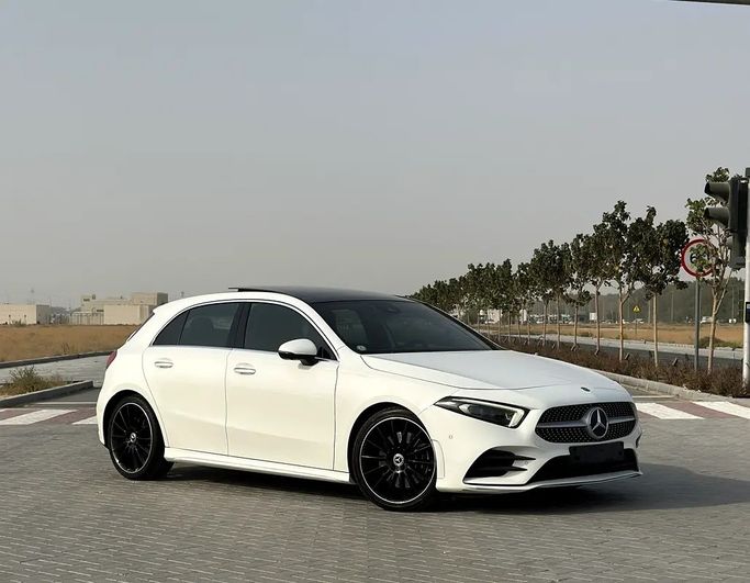 مستعملة Mercedes-Benz A-Class 250 IV (W177), 2.0 l, 2018 في في الشارقة من AL KARADAH USED CARS TRADING، اللون أبيض. مواصفات الخليج | AUTO.AE | إعلان #271640