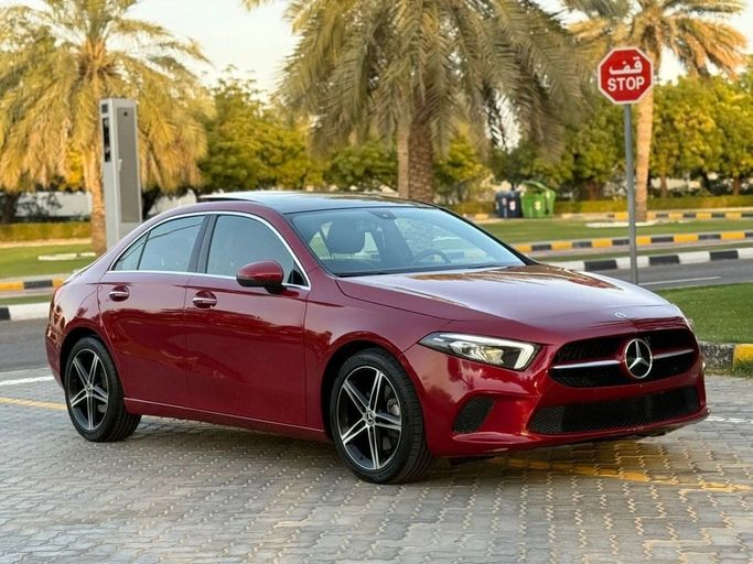 Подержанный Mercedes-Benz A-Class 220 IV (W177), 2.0 л, 2021 в Шардже от Laqtah Used Cars Красный цвет. Американская | AUTO.AE | Объявление #272769