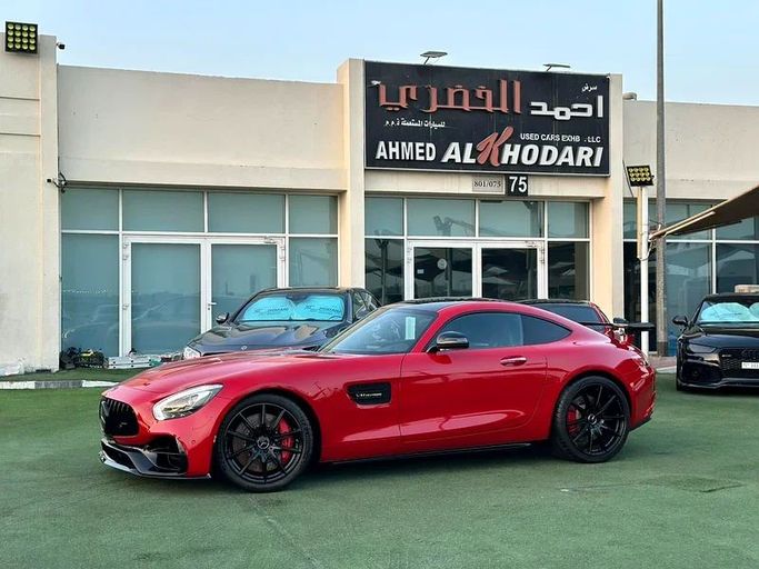 Подержанный Mercedes-Benz AMG GT S I, 4.0 л, 2016 в Шардже от Ahmad alkhodari Motors Красный цвет. GCC | AUTO.AE