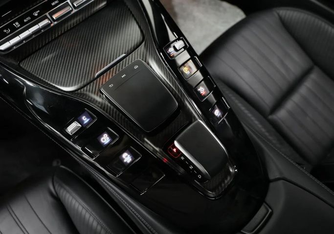 Подержанный Mercedes-Benz AMG GT GT I Рестайлинг, 4.0 л, 2020 в Шардже от Al Qassem Cars Trading Серый цвет. Японская | AUTO.AE