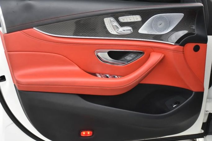 Подержанный Mercedes-Benz AMG GT 63 S I Рестайлинг, 4.0 л, 2019 в Шардже от Alfaris Used Cars Белый цвет. Other | AUTO.AE