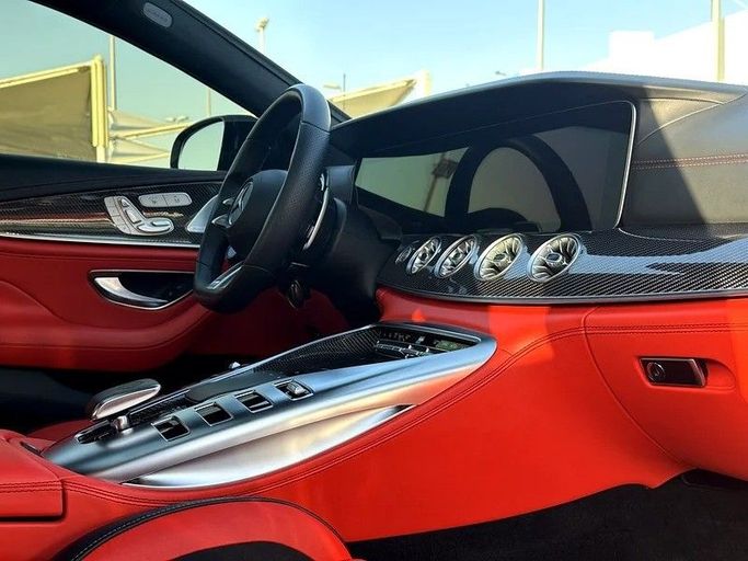 Подержанный Mercedes-Benz AMG GT 53 I Рестайлинг, 3.0 л, 2022 в Шардже от Taj Al Sultan Used Cars Белый цвет. Other | AUTO.AE