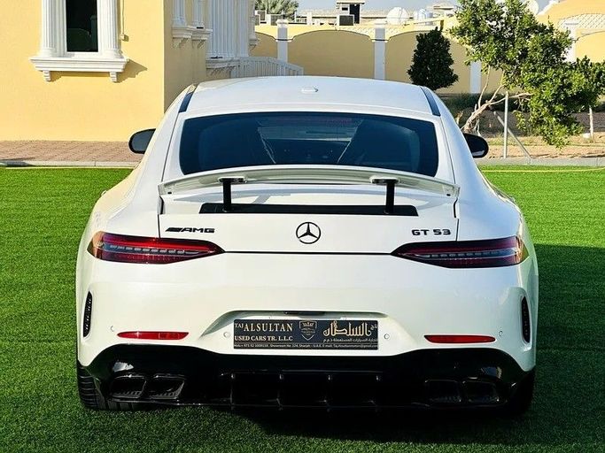 Подержанный Mercedes-Benz AMG GT 53 I Рестайлинг, 3.0 л, 2022 в Шардже от Taj Al Sultan Used Cars Белый цвет. Other | AUTO.AE