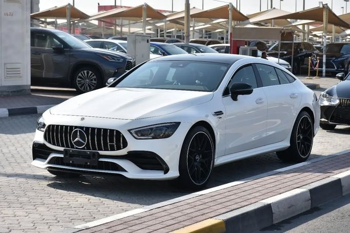 Подержанный Mercedes-Benz AMG GT 53 I Рестайлинг, 3.0 л, 2020 в Шардже от Alfaris Used Cars Белый цвет. Other | AUTO.AE