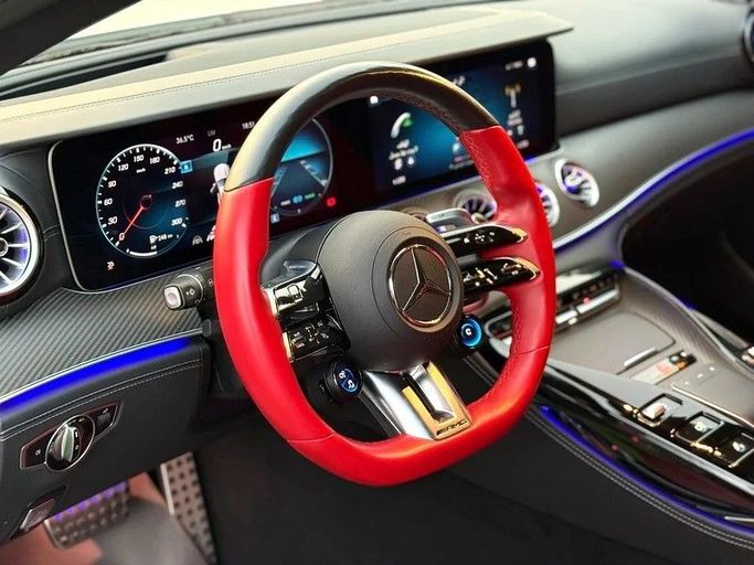 Подержанный Mercedes-Benz AMG GT 53 I Рестайлинг, 3.0 л, 2022 в Шардже от Speed Line Used Cars Белый цвет. GCC | AUTO.AE