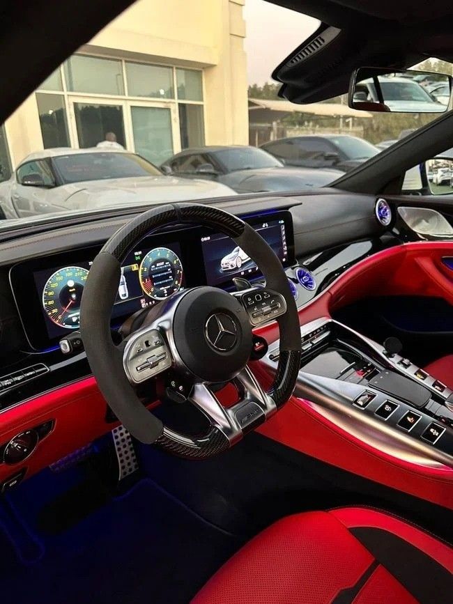 مستعملة Mercedes-Benz AMG GT 63 S أنا شد الوجه, 4.0 l, 2019 في في الشارقة من Noor Al Seyoh Used Cars، اللون أبيض. مواصفات الخليج | AUTO.AE