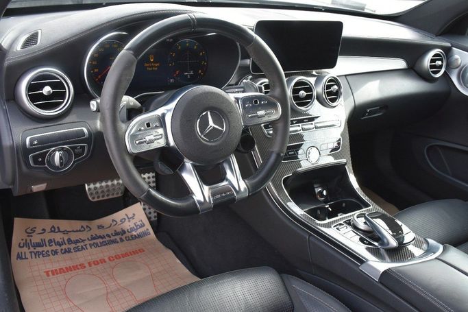 Подержанный Mercedes-Benz C-Class AMG 63 AMG IV (W205) Рестайлинг, 4.0 л, 2019 в Шардже от Alfaris Used Cars Черный цвет.  | AUTO.AE