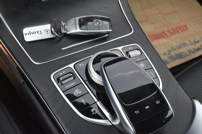 Подержанный Mercedes-Benz C-Class AMG 63 AMG S IV (W205) Рестайлинг, 4.0 л, 2020 в Шардже от Alfaris Used Cars Черный цвет.  | AUTO.AE