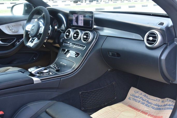 Подержанный Mercedes-Benz C-Class AMG 63 AMG S IV (W205) Рестайлинг, 4.0 л, 2020 в Шардже от Alfaris Used Cars Черный цвет.  | AUTO.AE
