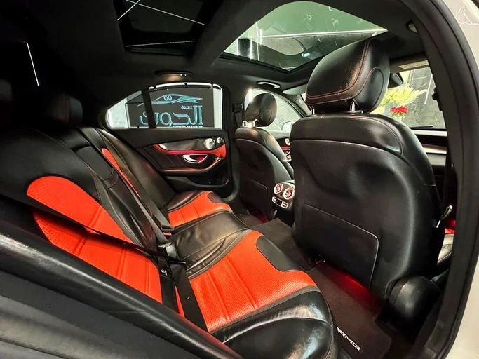 Подержанный Mercedes-Benz C-Class AMG 63 AMG S IV (W205), 4.0 л, 2017 в Шардже от Ayoon Alhoot Motors Белый цвет. GCC | AUTO.AE