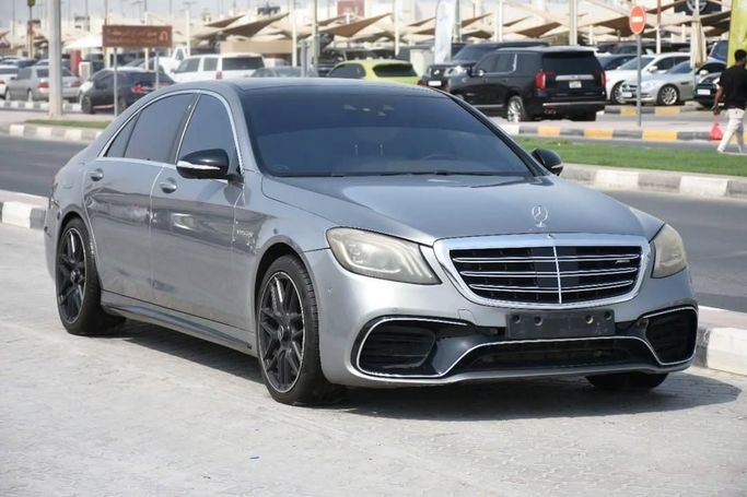 Подержанный Mercedes-Benz C-Class AMG 63 AMG S IV (W205), 4.0 л, 2015 в Шардже от Alfaris Used Cars Серый цвет.  | AUTO.AE