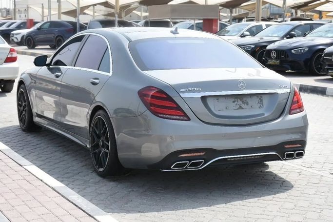 Подержанный Mercedes-Benz C-Class AMG 63 AMG S IV (W205), 4.0 л, 2015 в Шардже от Alfaris Used Cars Серый цвет.  | AUTO.AE