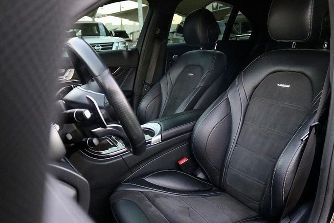 Подержанный Mercedes-Benz C-Class AMG 63 AMG IV (W205), 4.0 л, 2017 в Шардже от Al Bake Used Cars Черный цвет.  | AUTO.AE