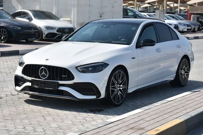 Подержанный Mercedes-Benz C-Class AMG 43 AMG V (W206), 2.0 л, 2023 в Шардже от Alfaris Used Cars Белый цвет. Other | AUTO.AE