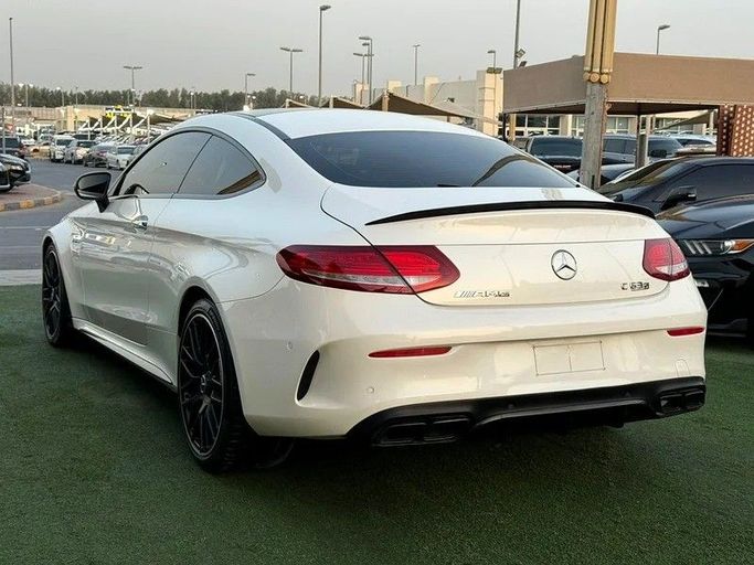 Подержанный Mercedes-Benz C-Class AMG 63 AMG S IV (W205), 4.0 л, 2017 в Шардже от Hayan Alkhudari Used Cars Белый цвет. GCC | AUTO.AE