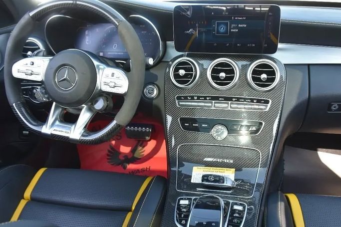 Подержанный Mercedes-Benz C-Class AMG 63 AMG IV (W205) Рестайлинг, 4.0 л, 2020 в Шардже от Alfaris Used Cars Серебристый цвет. Other | AUTO.AE