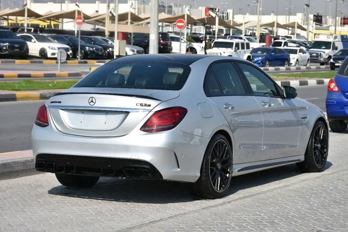Подержанный Mercedes-Benz C-Class AMG 63 AMG IV (W205) Рестайлинг, 4.0 л, 2020 в Шардже от Alfaris Used Cars Серебристый цвет. Other | AUTO.AE