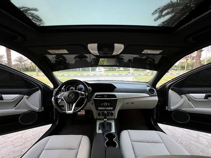 Подержанный Mercedes-Benz C-Class AMG 63 AMG III (W204) Рестайлинг, 6.2 л, 2013 в Шардже от Taj Al Impratoor Used Cars Черный цвет. Американская | AUTO.AE