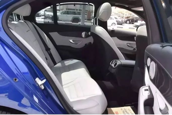 Подержанный Mercedes-Benz C-Class AMG 43 AMG IV (W205), 3.0 л, 2018 в Шардже от Alfaris Used Cars Синий цвет. Other | AUTO.AE